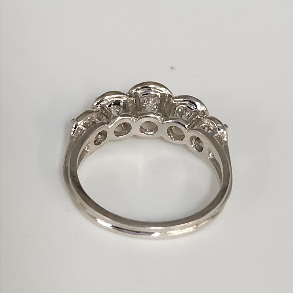 14k White Gold Diamond Five Stone Ring Size 6 - Picture 6 of 9